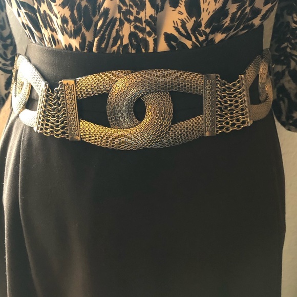 Gold Waist Chain Belt - Picture 2 of 4